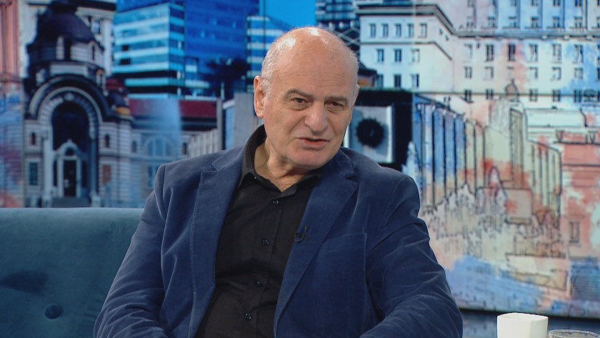 Проф. Радулов: Дали потоците мигранти не са система за пропускане на враждебно настроени спрямо ЕС?