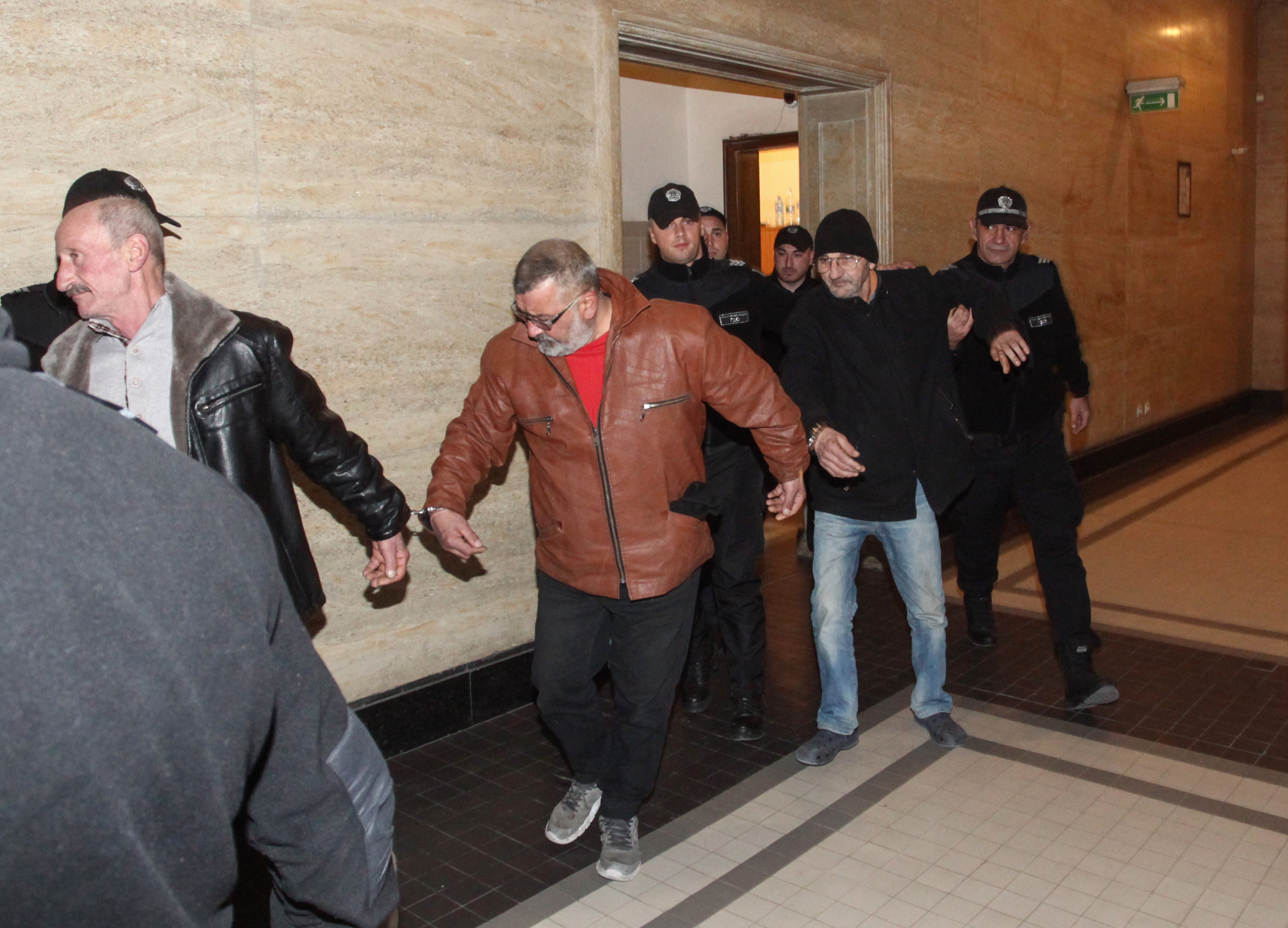 Съдът остави в ареста обвиняемите за трагедията с мигранти в Локорско