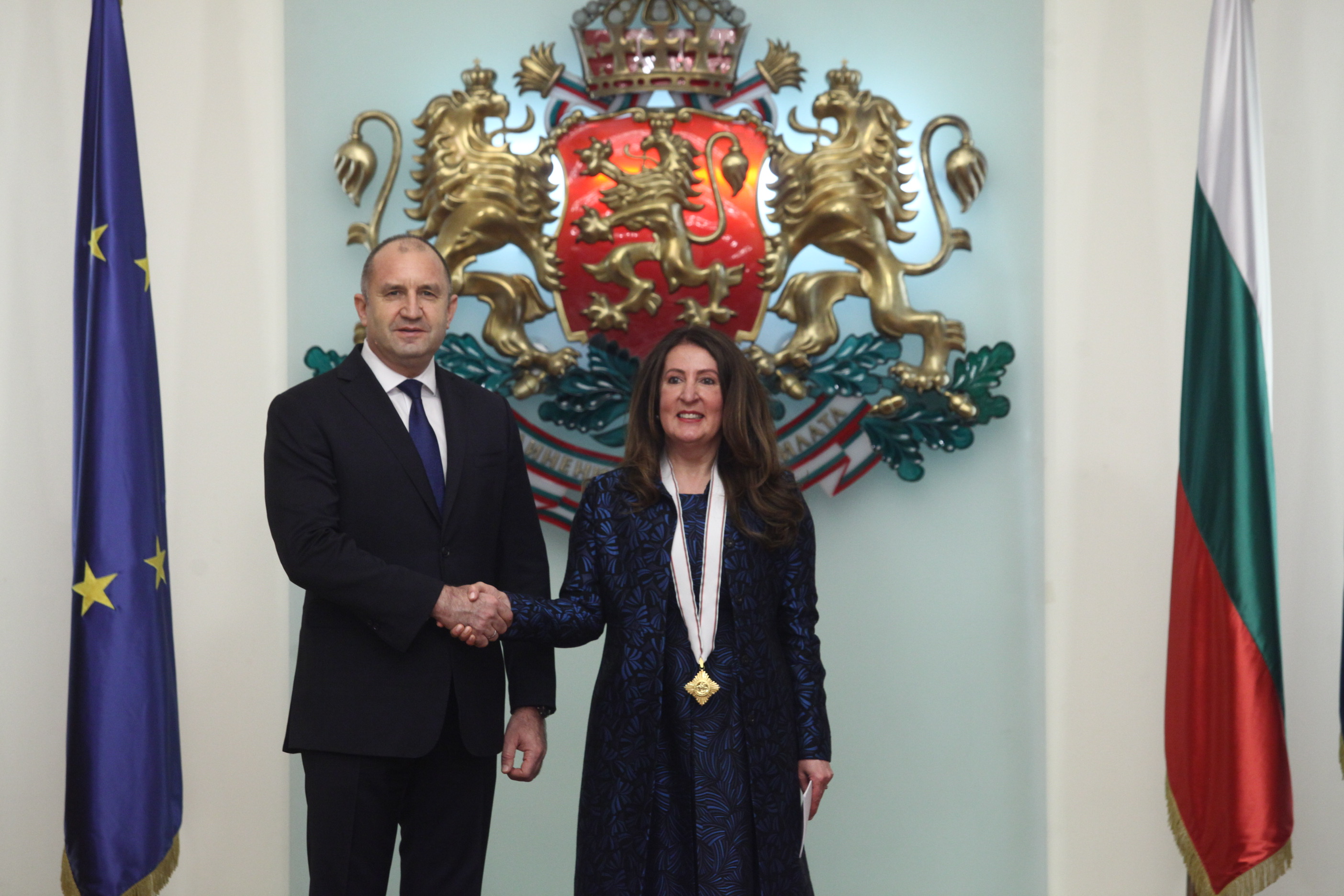 На прощаване: Посланик Херо Мустафа получи от президента орден  „Мадарски конник“ (СНИМКИ)