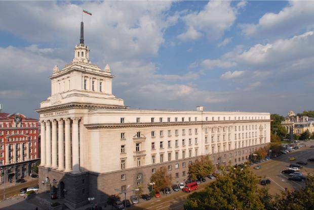 Цялата порочност на действителността у нас идва от назначения на случаен принцип елит