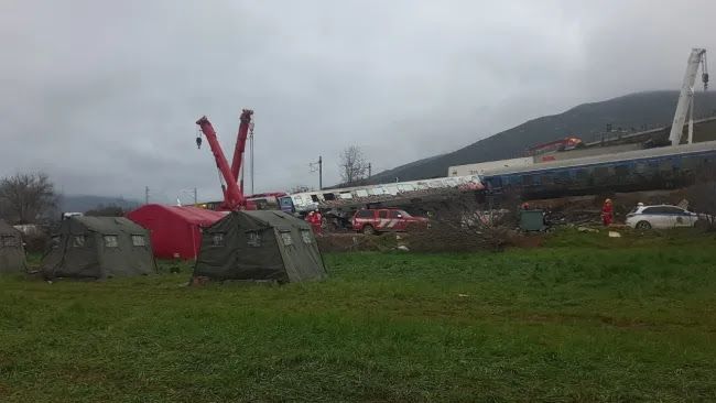 Броят на загиналите на влаковата катастрофа в Гърция нараства драстично, 57 жертви до момента