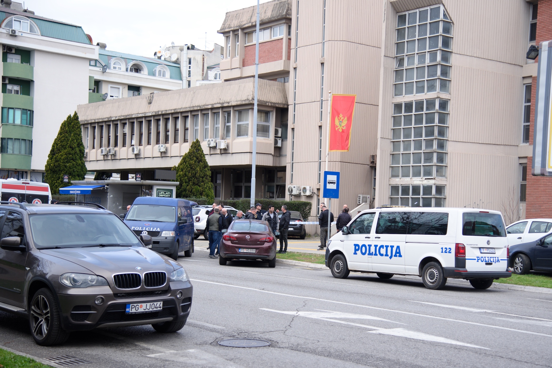 Криминално проявен е активирал бомбата пред съда в столицата на Черна гора