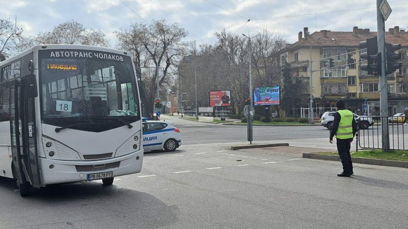Автобус на градския транспорт блъсна жена на пешеходна пътека в Пловдив
