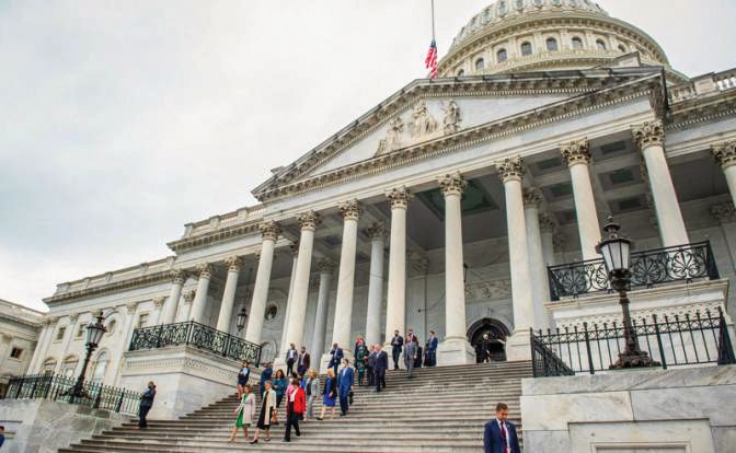 Позицията на десните “украино максималисти” в САЩ отслабва
