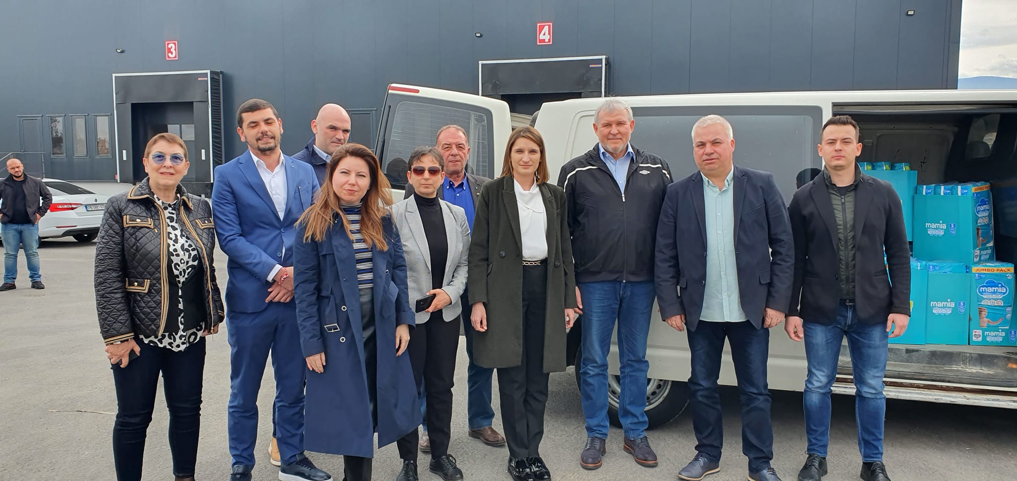 СДС доставиха спални чували и памперси за пострадалите от земетресенията