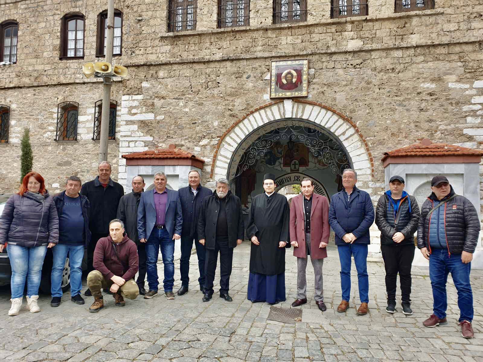 ГЕРБ да направи правителство и да спаси държавата от пропадането, поискаха от Рашидов в Бачково и Нареченски бани