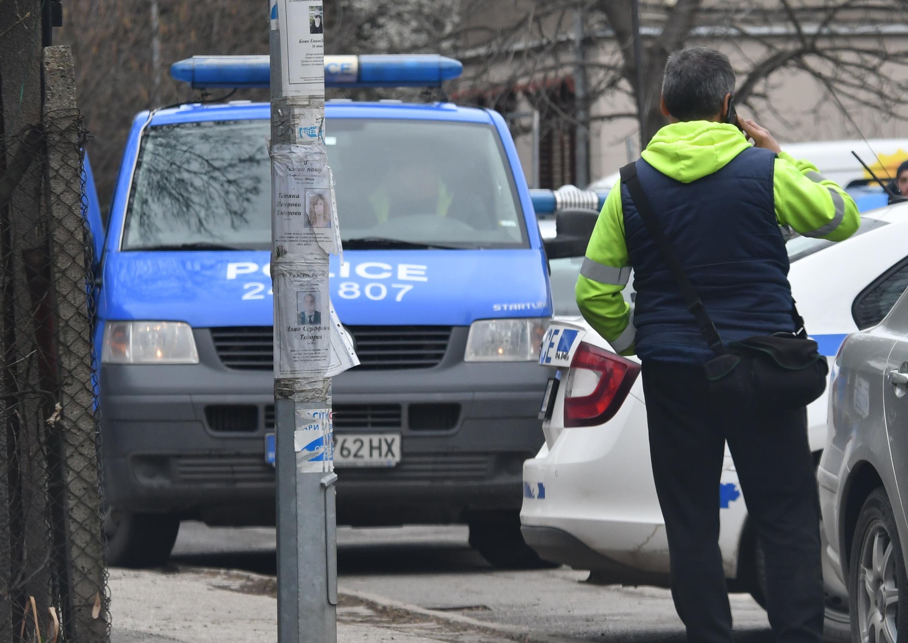 Десет души са задържани при спецакцията на полицията в Перник