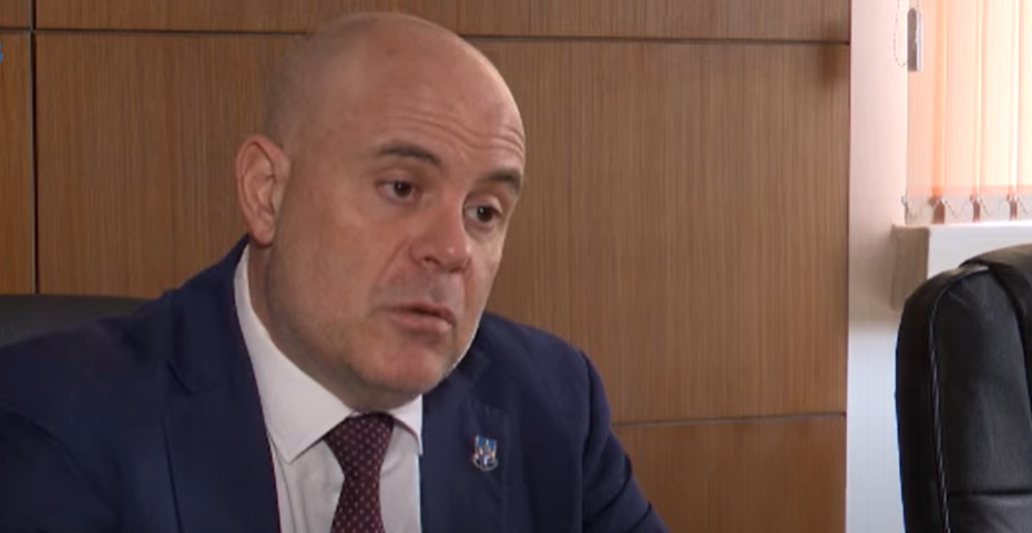 Гешев: Който върви по криви пътища, ще падне рязко (ВИДЕО)