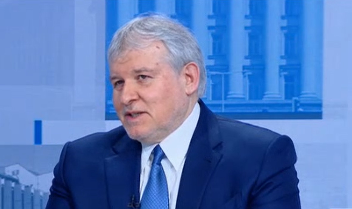 Румен Христов: Не можеш да плащаш социални придобивки със заеми