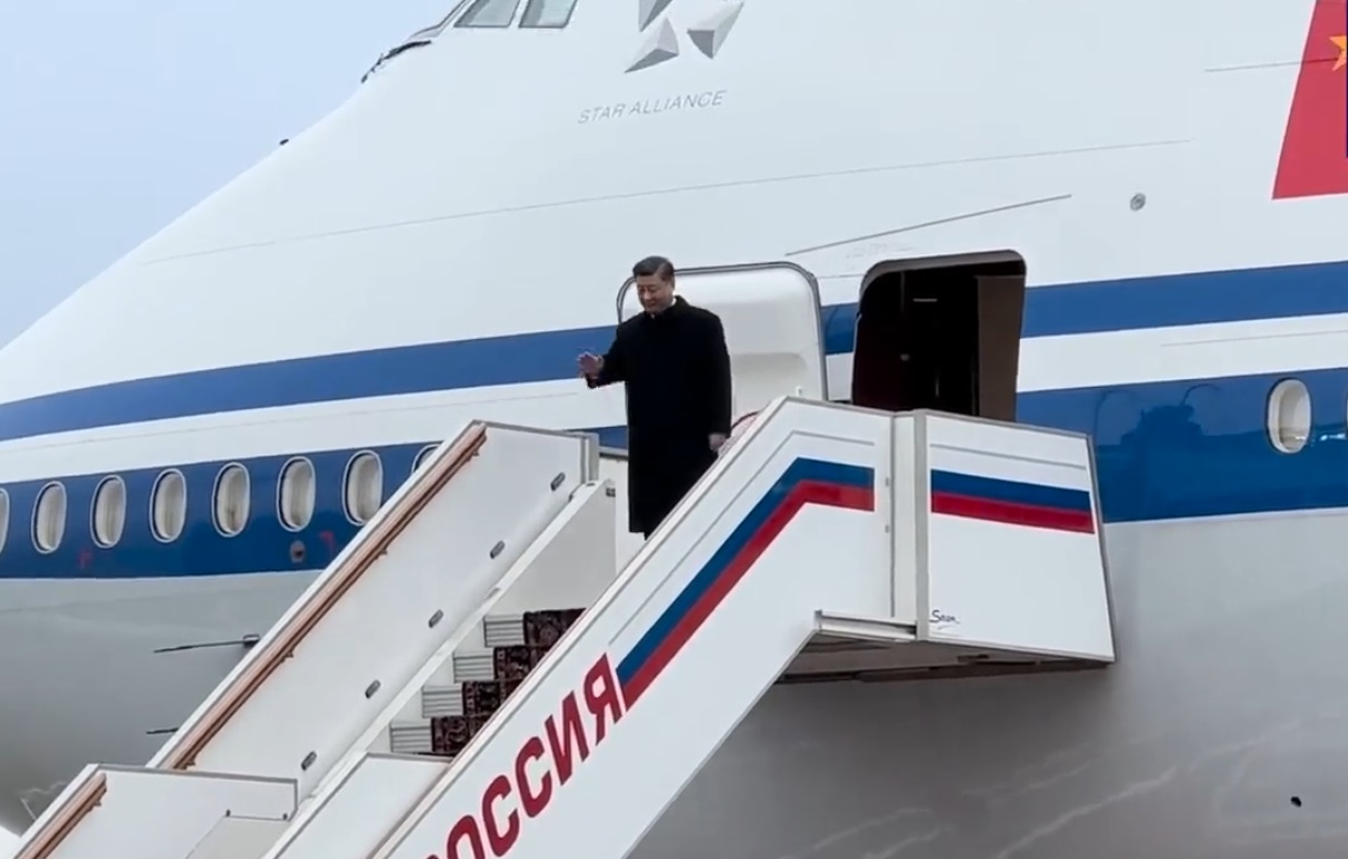 Си Цзинпин си тръгна от Москва, пропусна среща със Зюганов