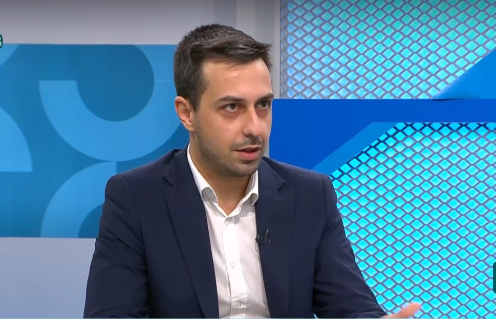 Деян Николов: Комисията за защита на личните данни проверява събраните подписи за референдума