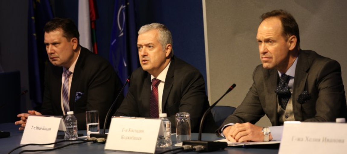 МВнР: Изпитваме доста сериозно безпокойство, защото все още нямаме достъп до машините за гласуване