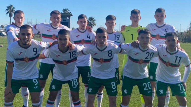 България до 18 години победи Полша с 2:0 в контролна среща