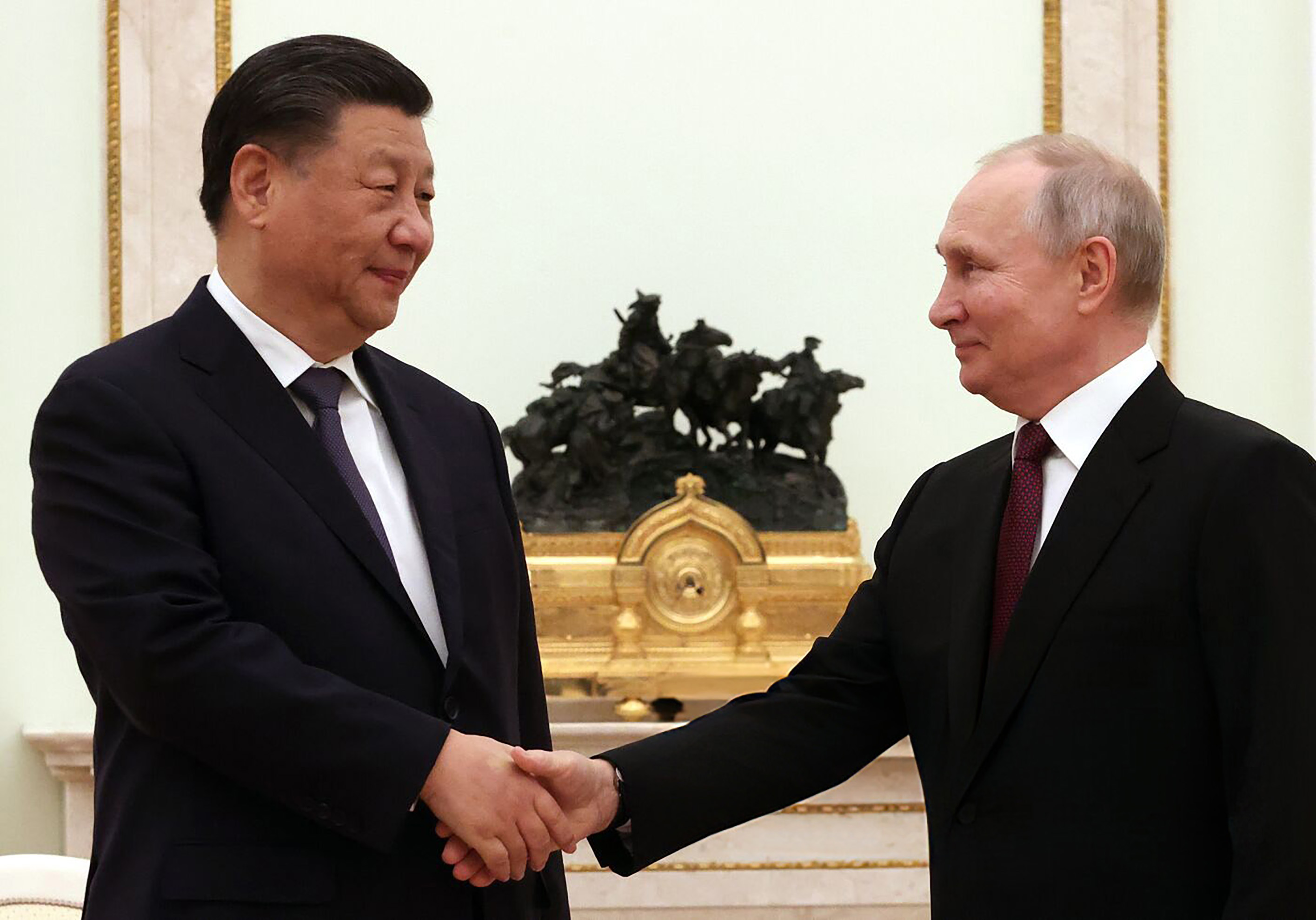 "Форин полиси": Си и Путин имат най-значимия необявен съюз в света
