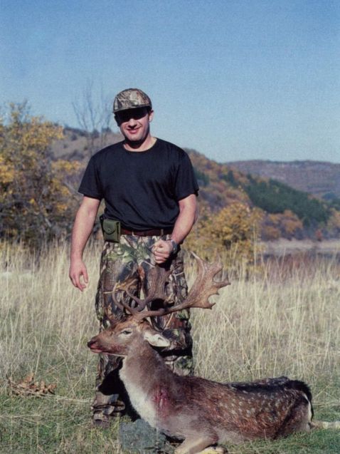 Къро обвинен задочно за разстрела на Любо Ченгето (обзор)