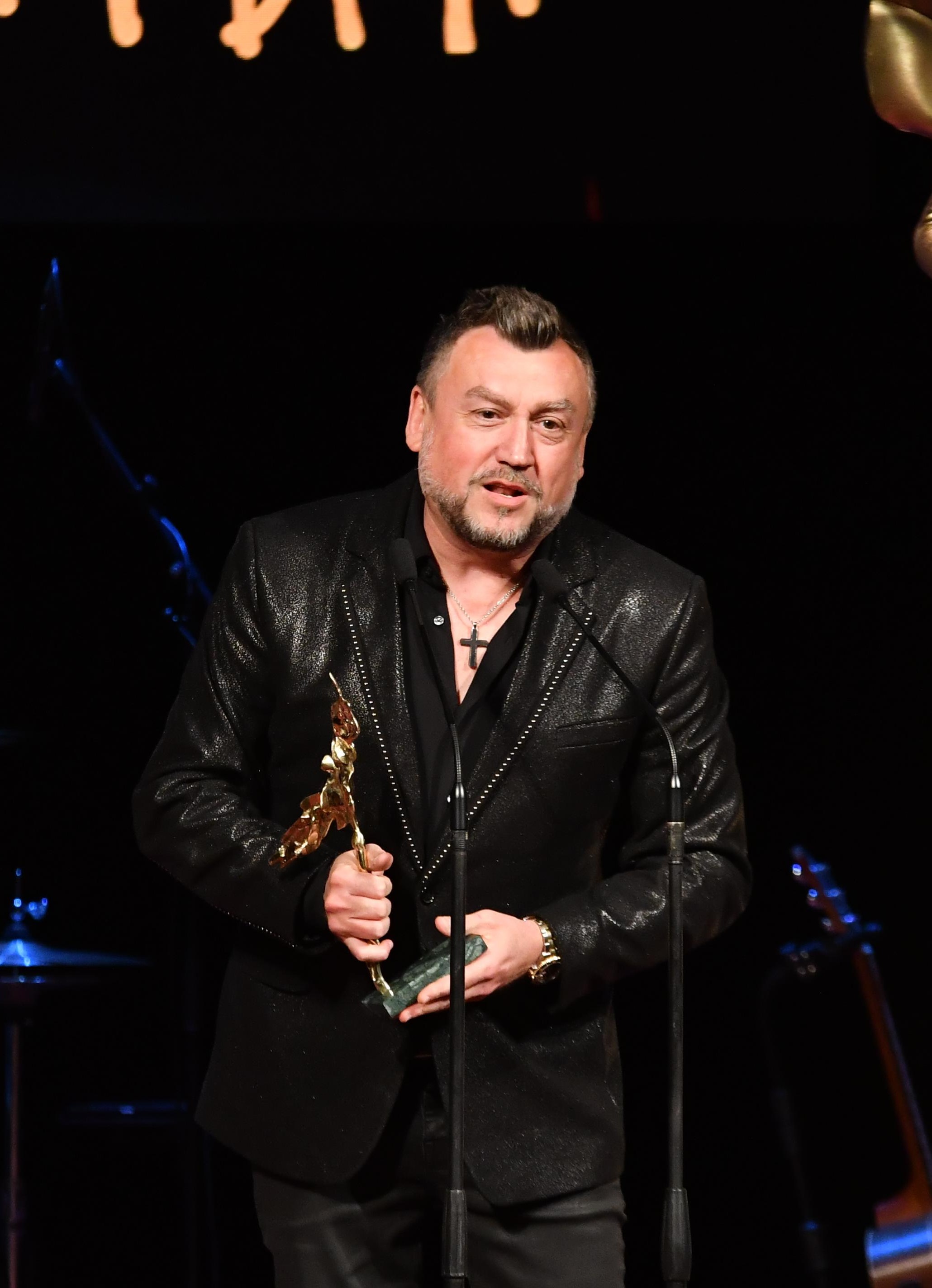 Любо Киров прибави към колекцията си "Икар"