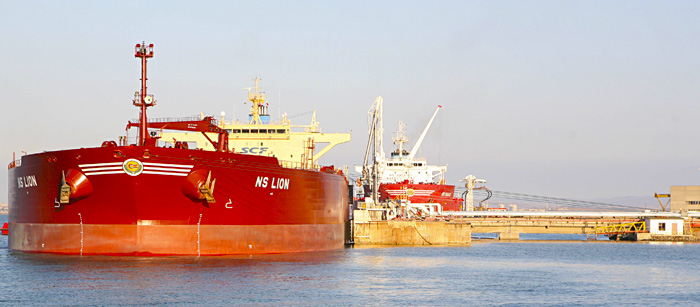 Корабите в Гърция остават на котва поради силни ветрове