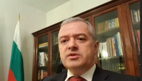 Иван Кондов: Не очаквам да има затруднения в хода на изборния процес зад граница