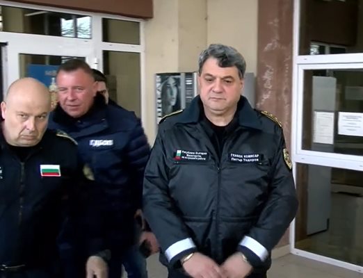 Общо 8 задържани за бомбените заплахи срещу училища