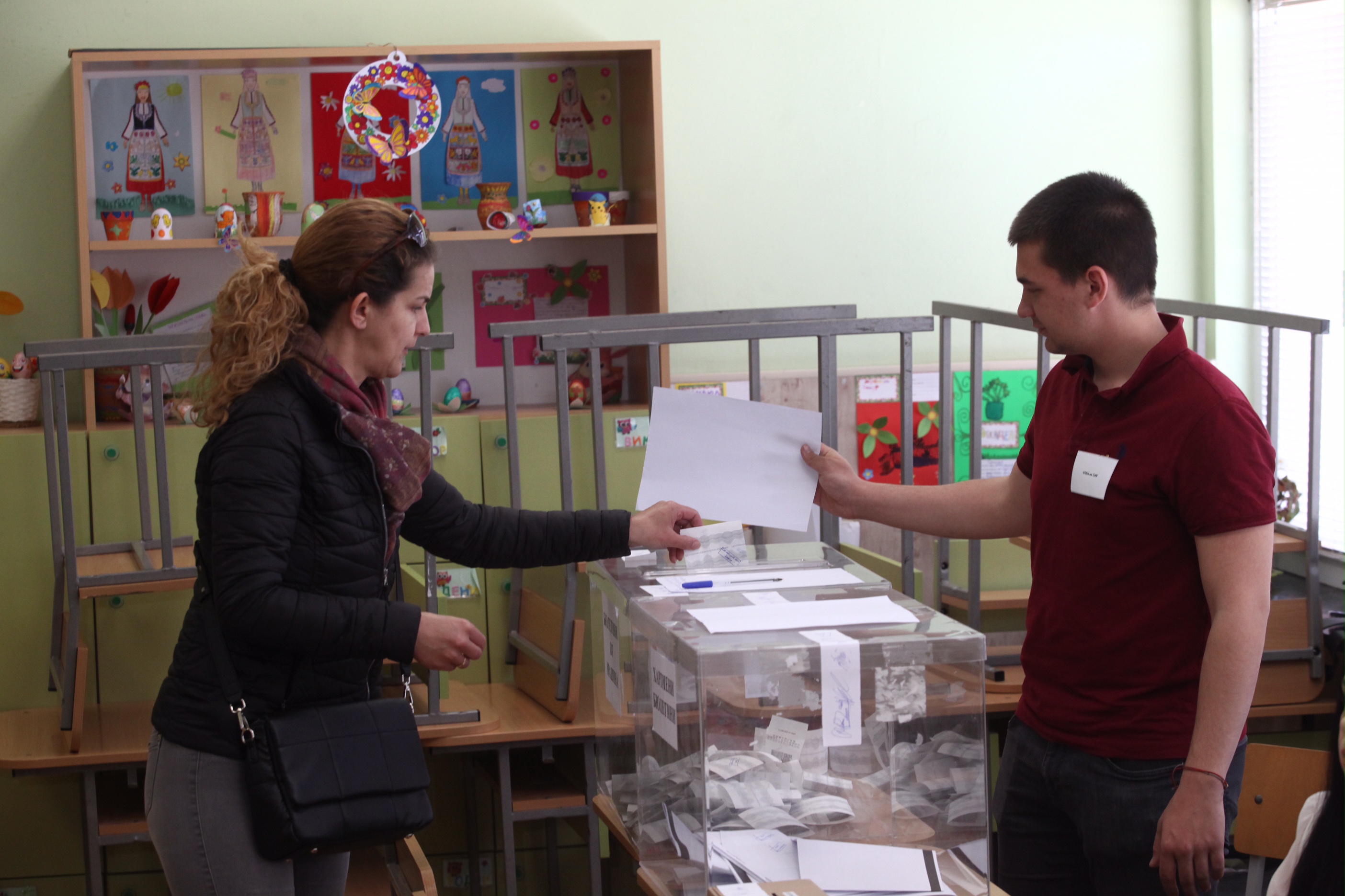 Сигнали и в Благоевград за проблем с машините, отпечатват непълни бюлетини