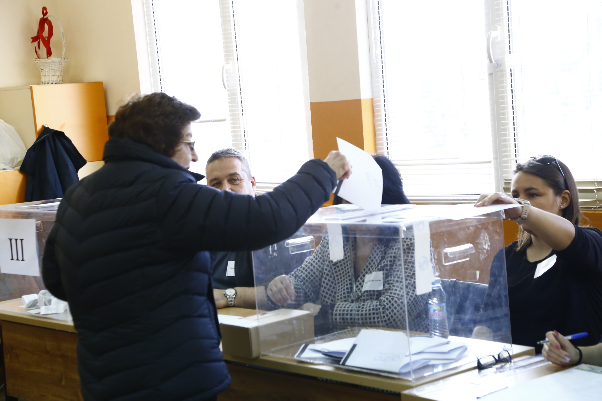 Предстоят "трудни преговори" за "токсична коалиция" - коментари в в световни медии за резултатите от изборите