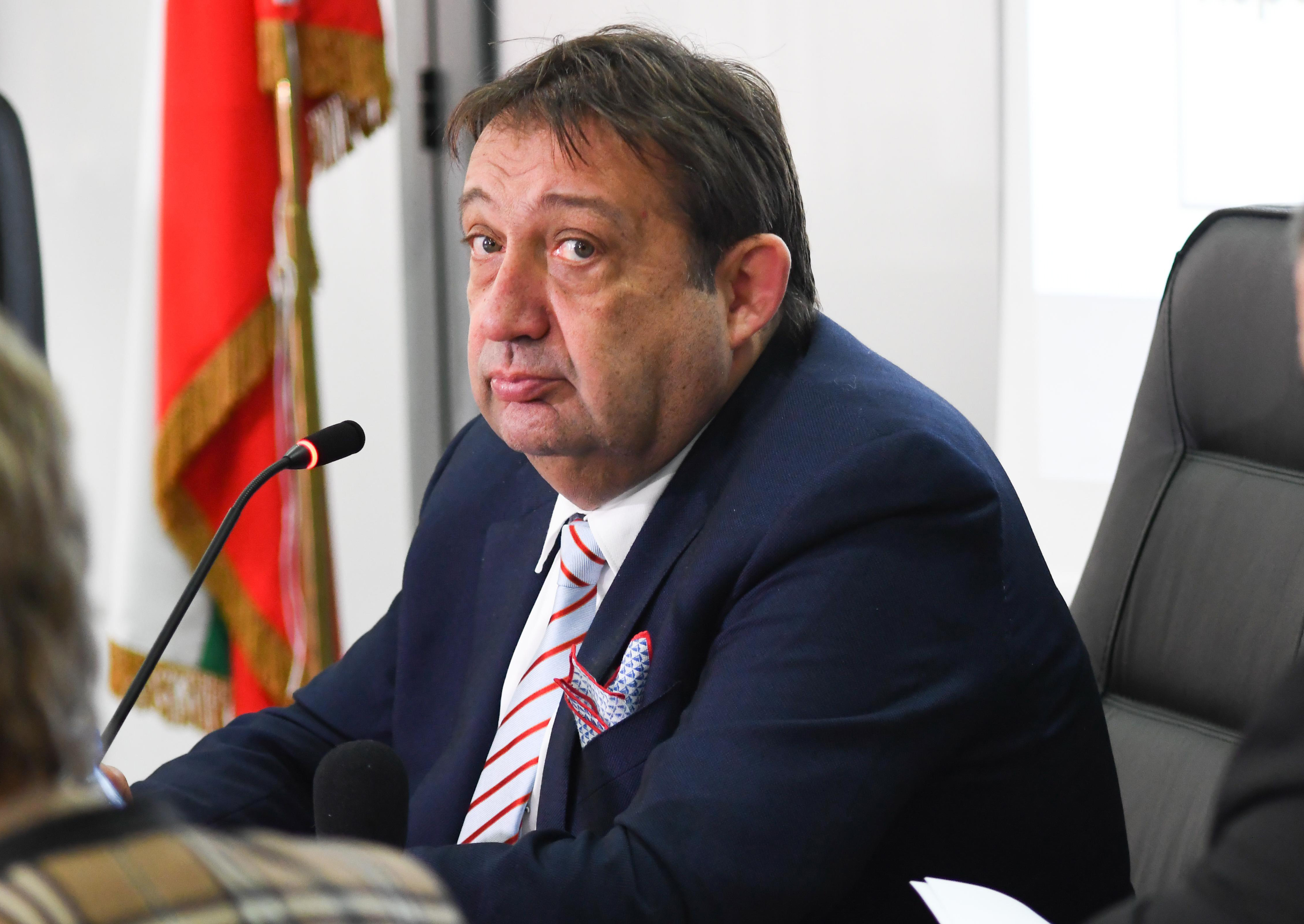 Експерти проверяват пътните проби на министър Шишков