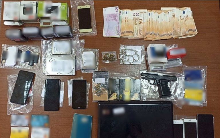 Престъпна мрежа за електронни измами разби гръцката полиция