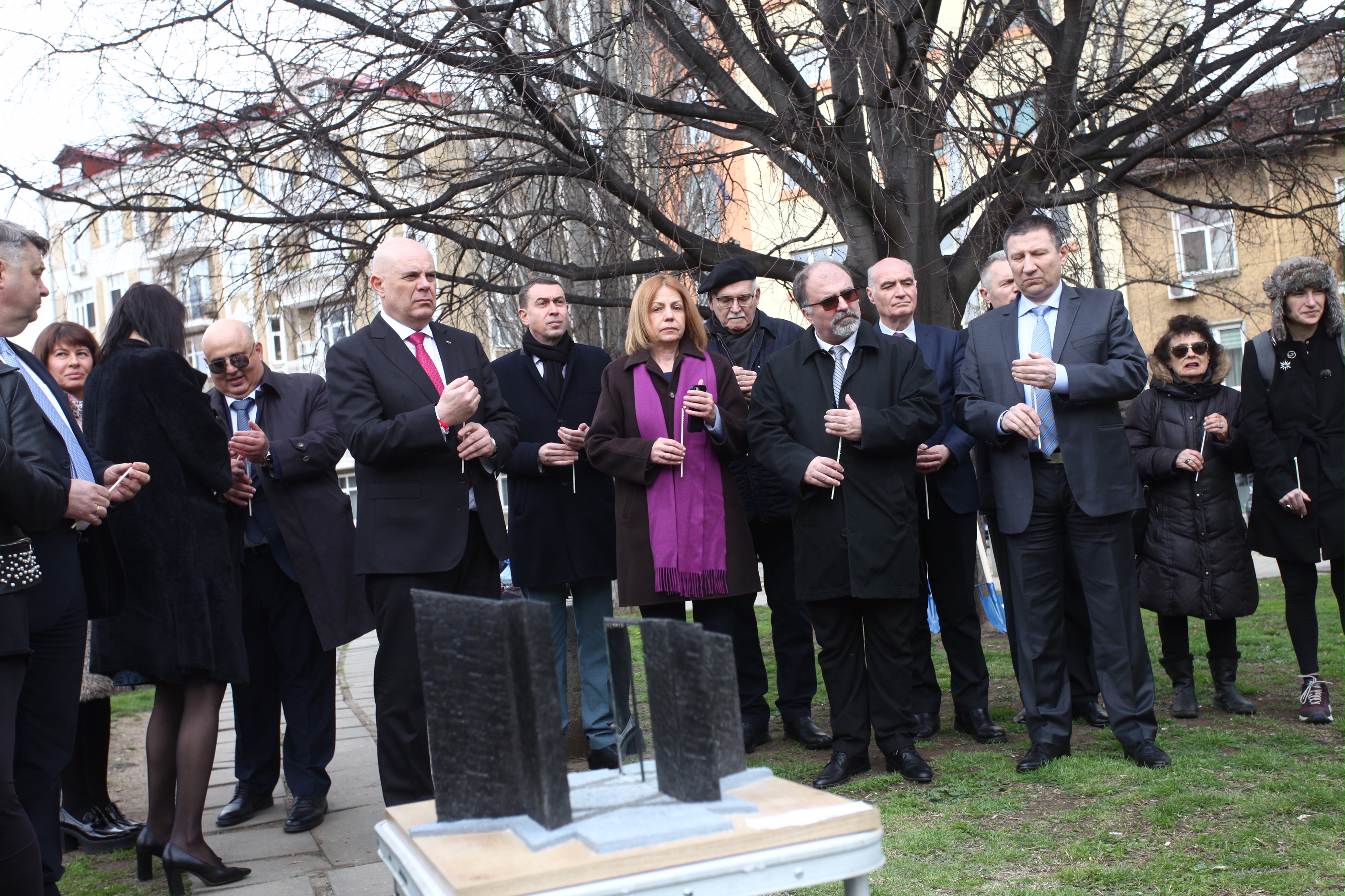 Асоциацията на прокурорите и Камарата на следователите в България направиха първа копка на паметник на юристите-спасители на българските евреи