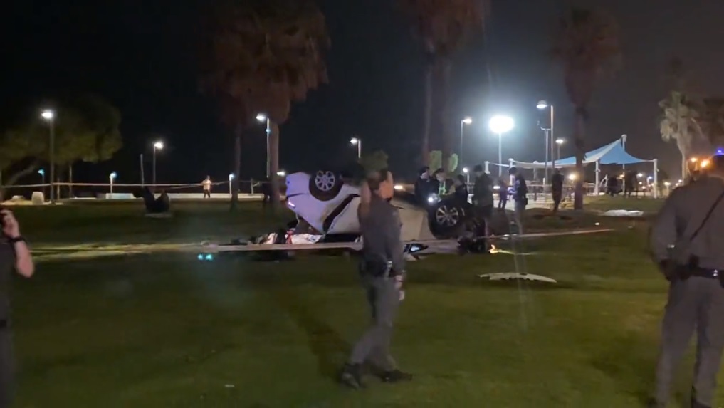 Автомобил се вряза в пешеходци в Тел Авив