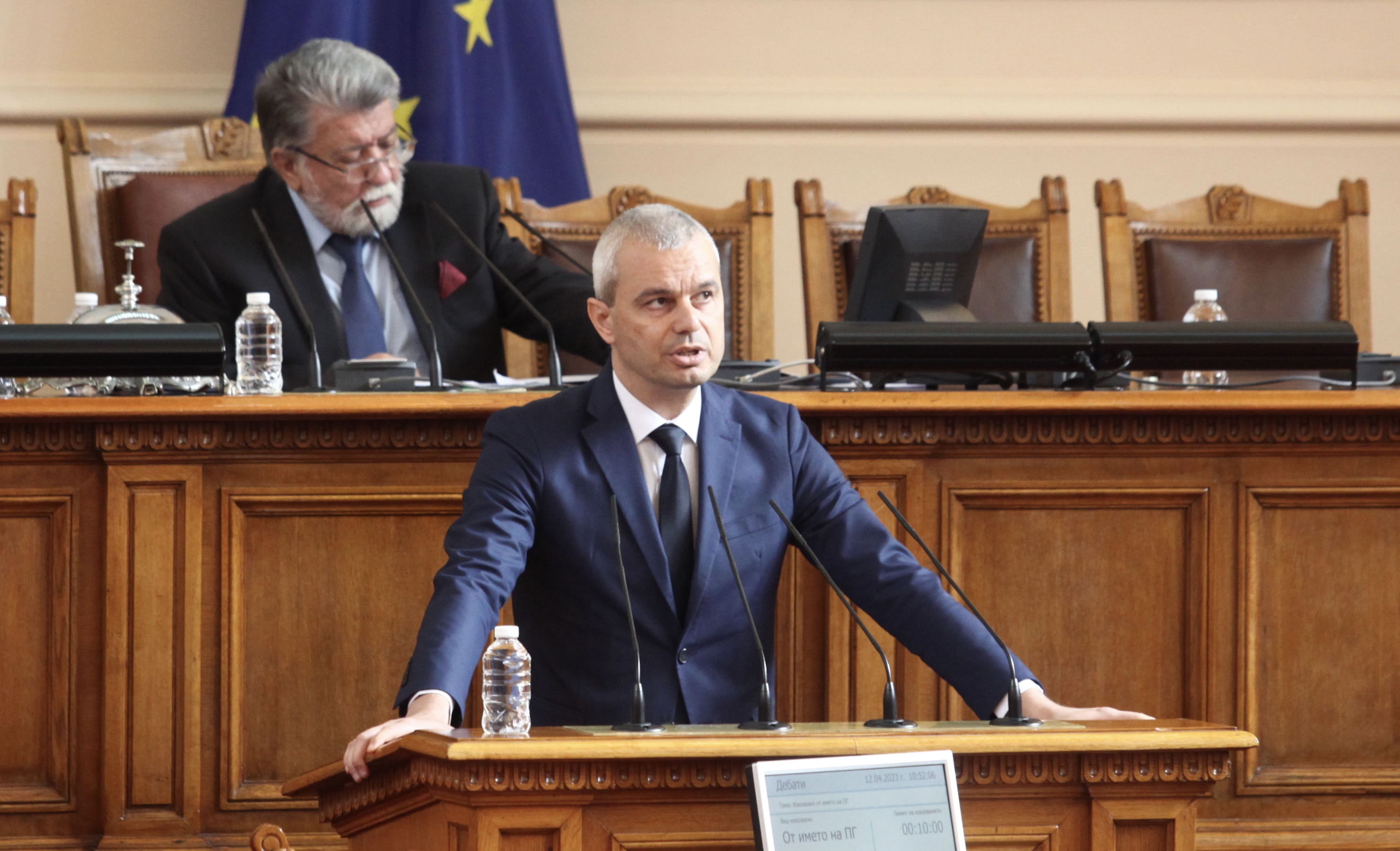 Костадинов: „Възраждане“ е заплаха за националните предатели