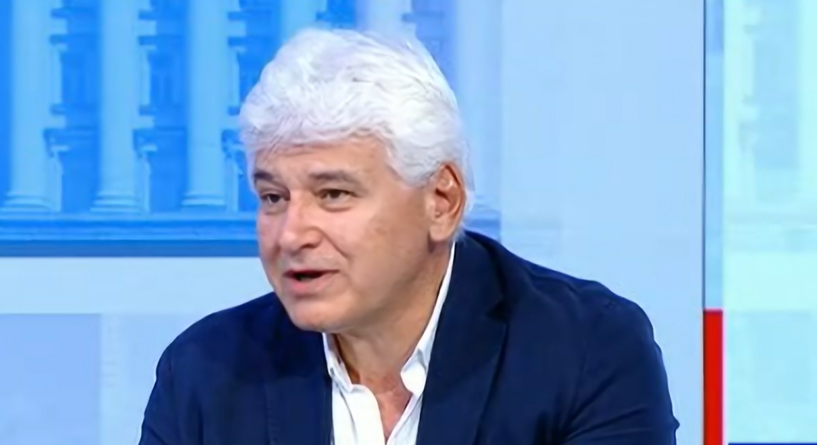 Проф. Пламен Киров пред "Труд news": Предлаганата от ПП-ДБ "ротация" в парламента е противоконституционна