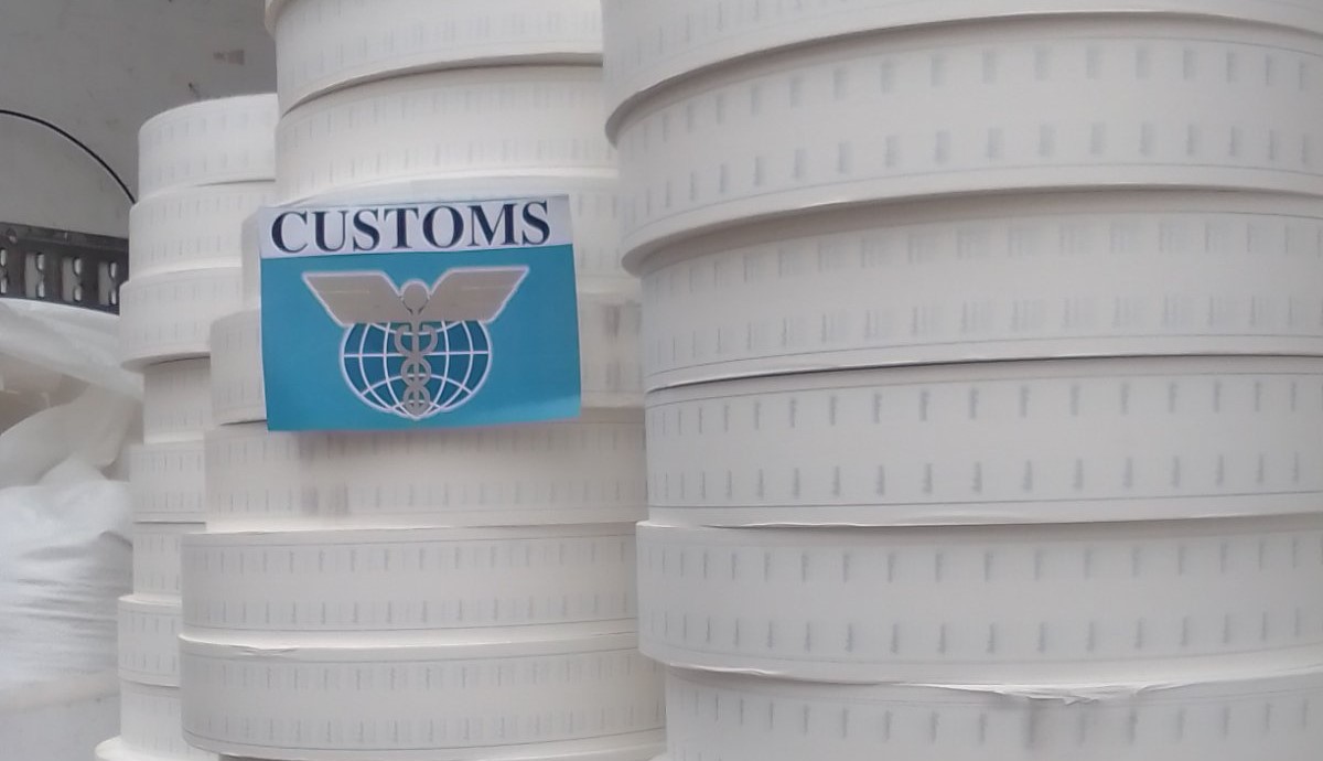 Задържаха заготовки за производство на над 1 млн. цигарени кутии (СНИМКИ)