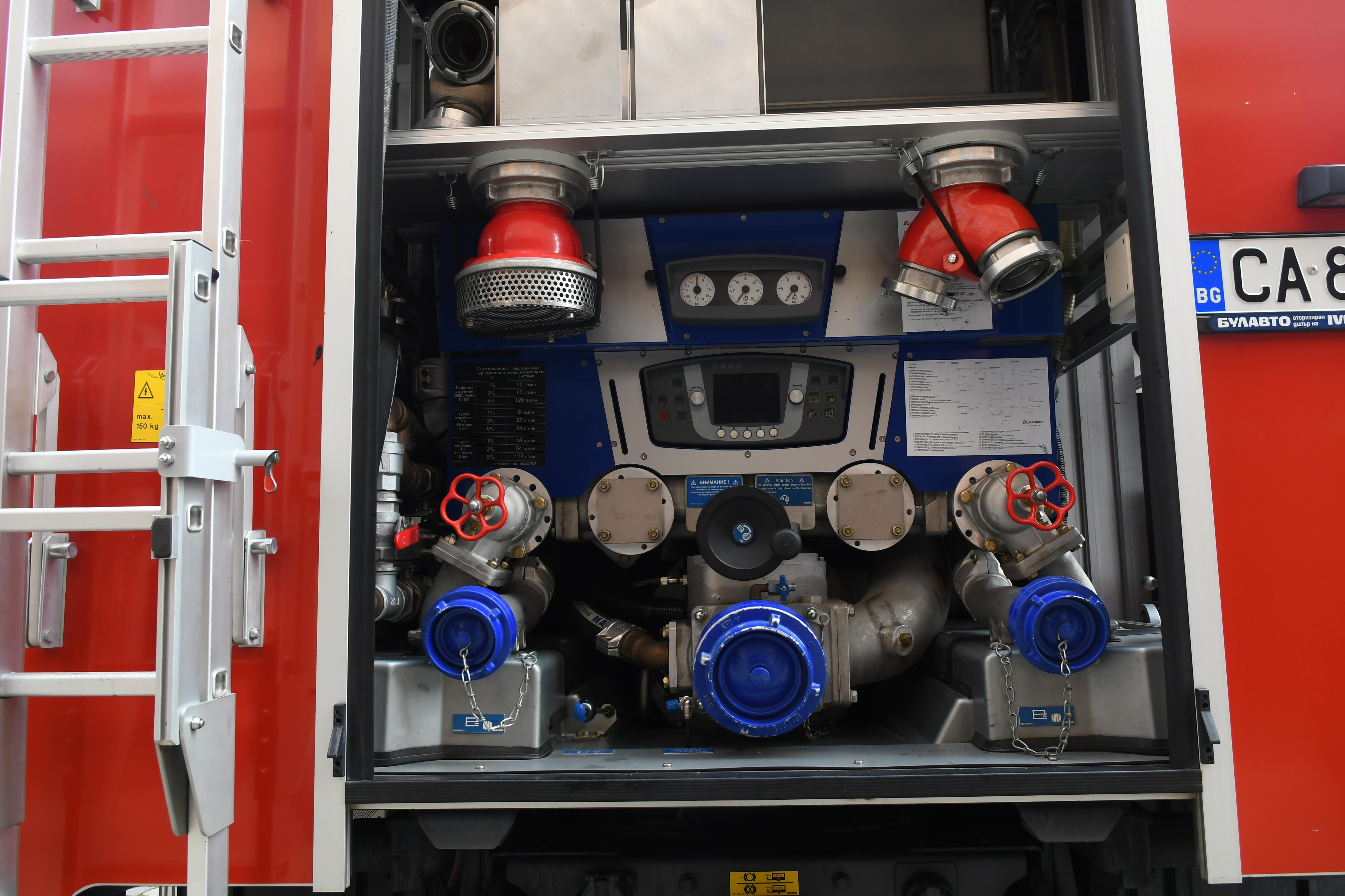 Потушиха пожара в бившето месопреработвателно предприятие край Силистра