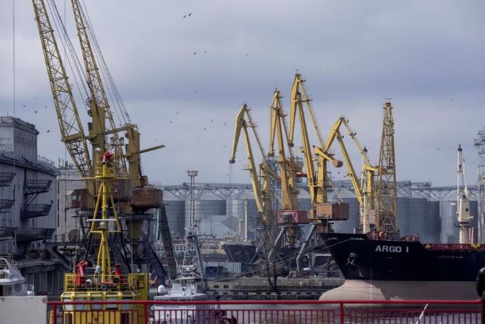 Три страни от ЕС забраниха вноса на украинско зърно (обзор)