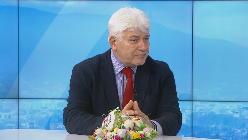 Проф. Пламен Киров: Върви една игра на надлъгване между президента и първите две парламентарни групи