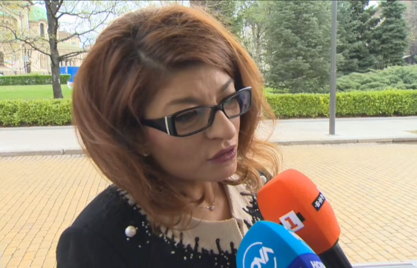 Десислава Атанасова: С всички парламентарни групи ще проведем разговори