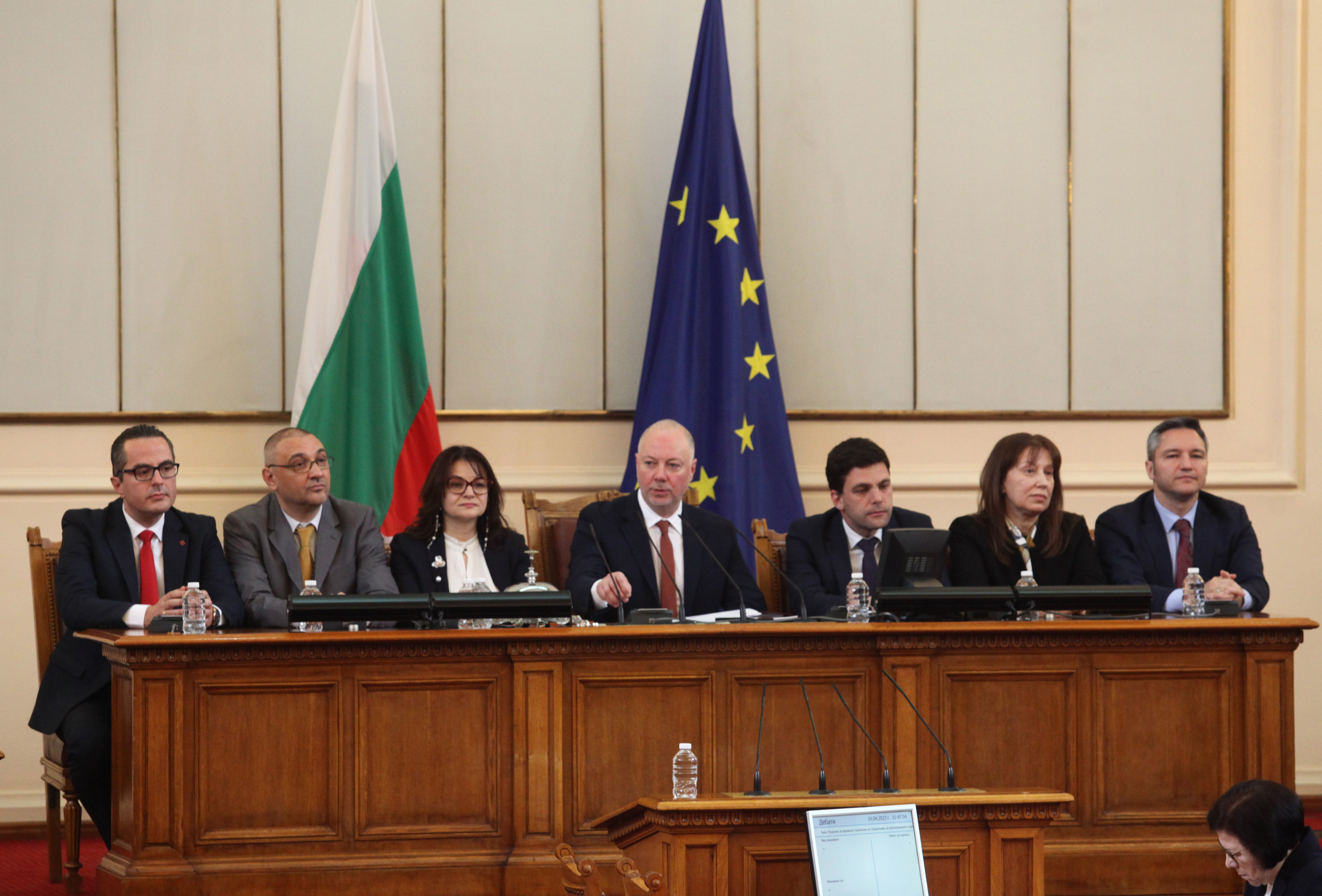 Три формации подкрепиха Росен Желязков за шеф на НС (обзор)