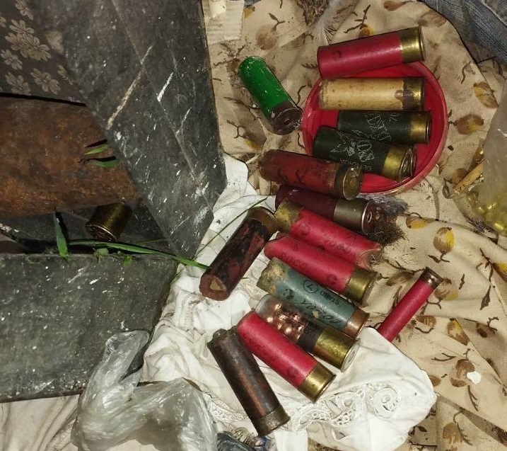 Мъж простреля с пушка 9-годишно дете (обзор)