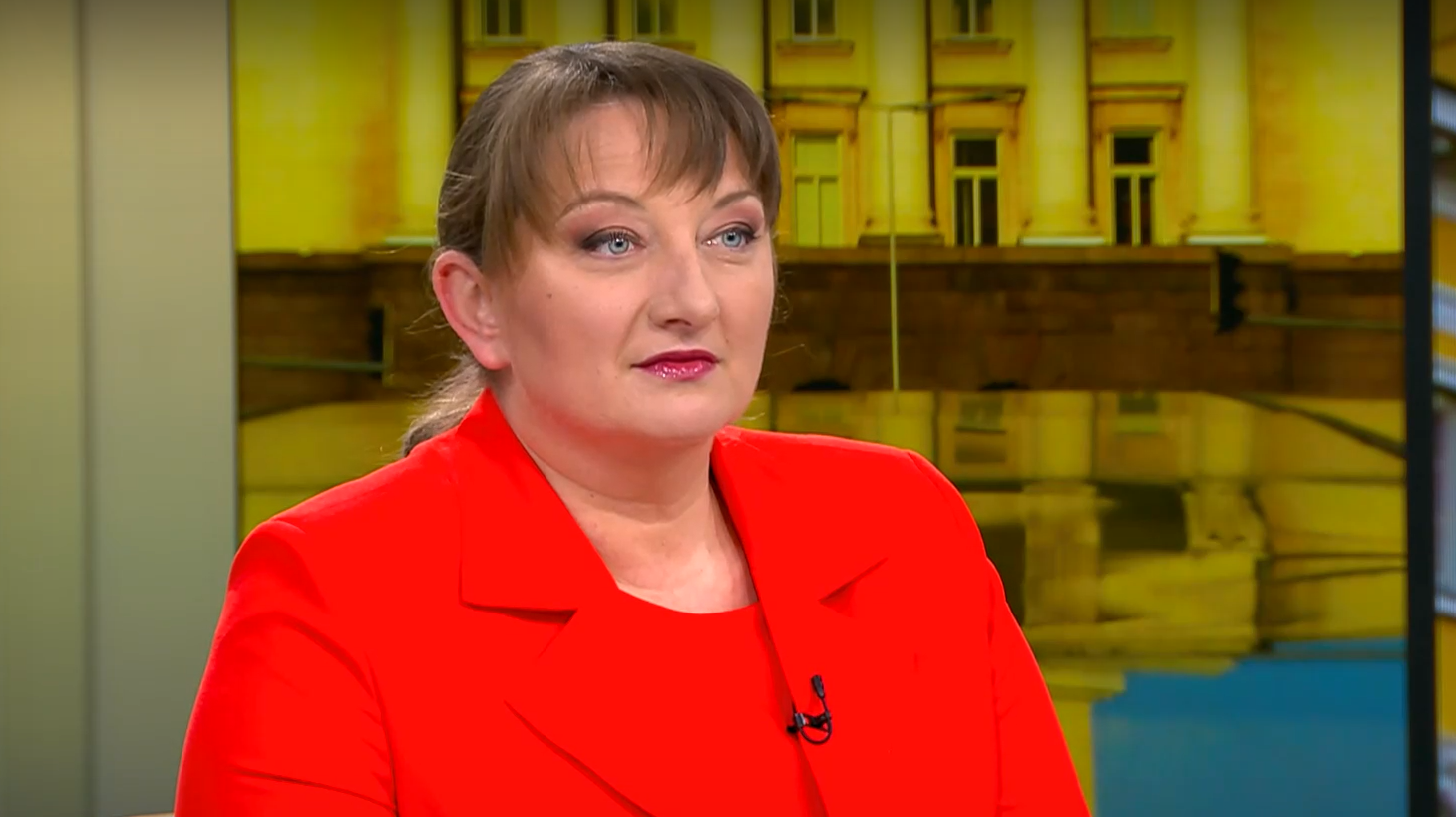 Сачева: Българите искат партиите да загърбят своите интереси и да работят за държавата