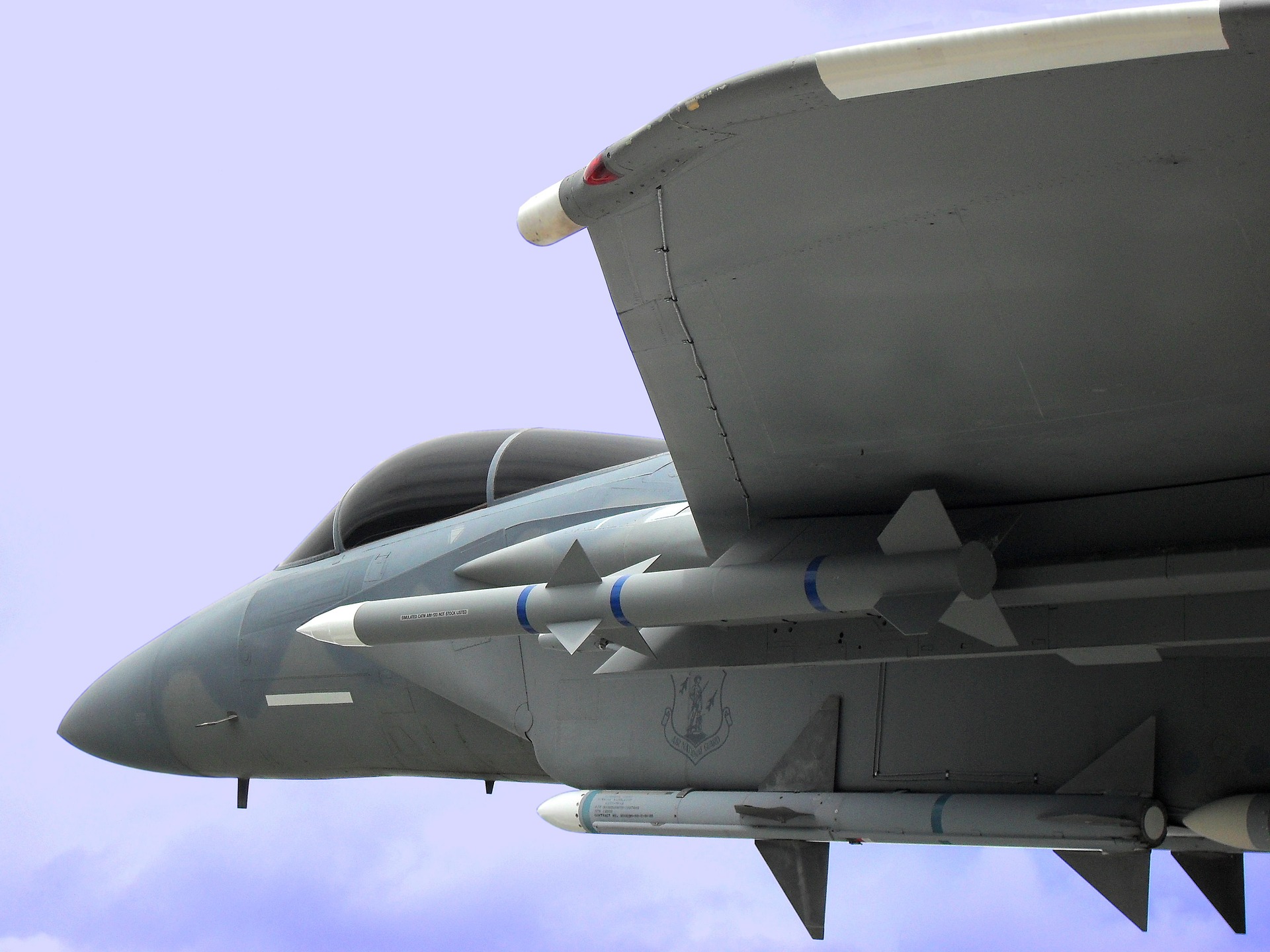 Испания изпрати 2 военни самолета да евакуират гражданите й от Судан