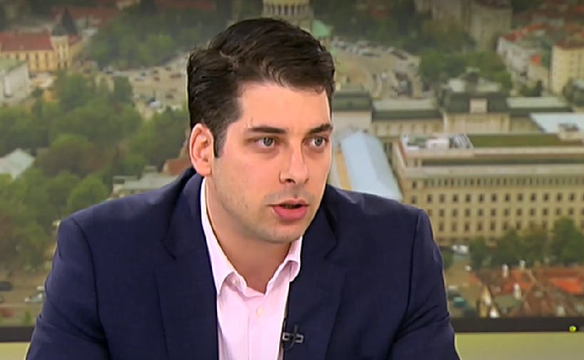 Атанас Пеканов: Теглене на нов заем от МВФ е много краен сценарий