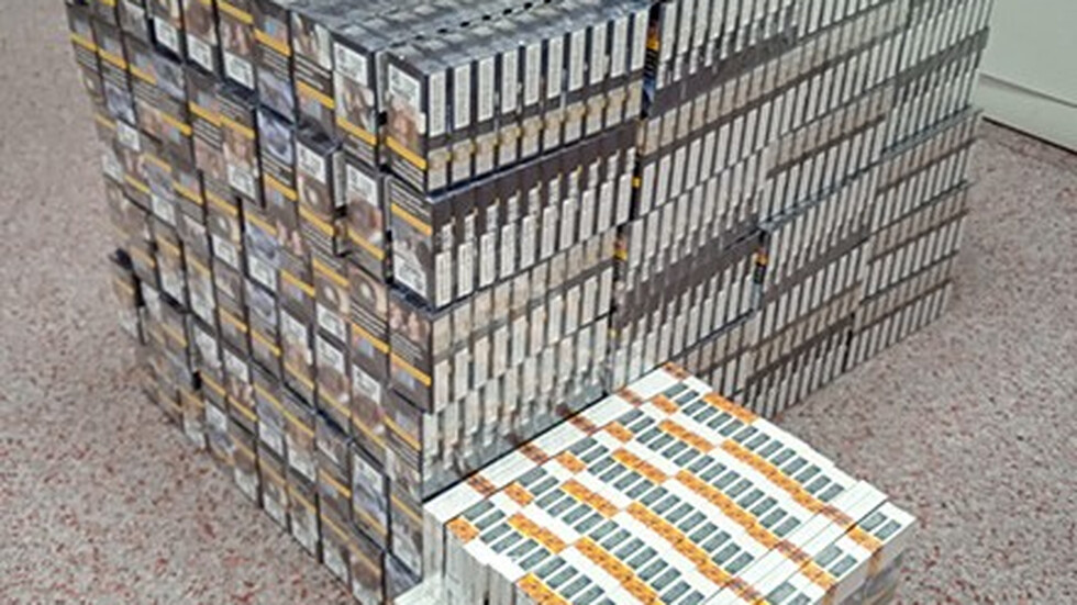 Бургаски митничари заловиха рекордно количество контрабандни цигари