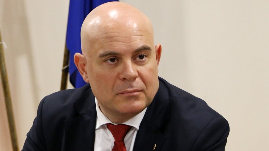Отхвърлиха искане на Зарков за „отмяна“ на правомощия на прокуратурата (обзор)