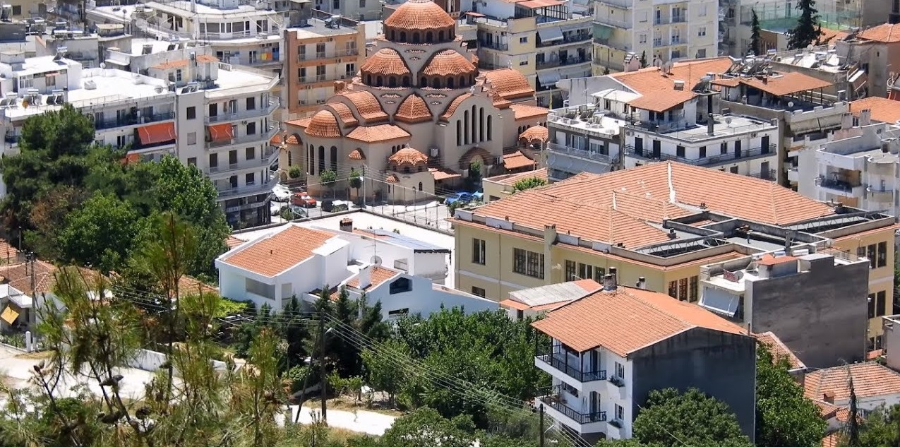 Мъж раздавал пари на случайни минувачи в Серес