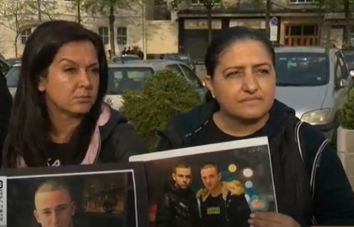 Семейства на загинали при катастрофи се събраха пред НС с искане за промени в Наказателния кодекс