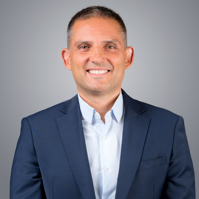 Петър Петров стана депутат вместо Лена Бориславова