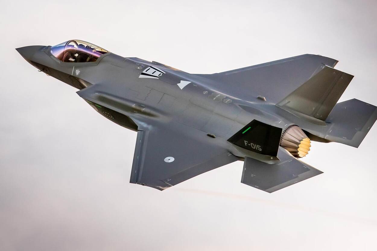 САЩ ще предоставят на Гърция самолети C-130 и изтребители F-35