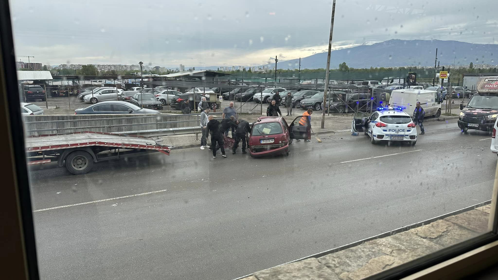 Тежка катастрофа до метростанция в "Обеля"