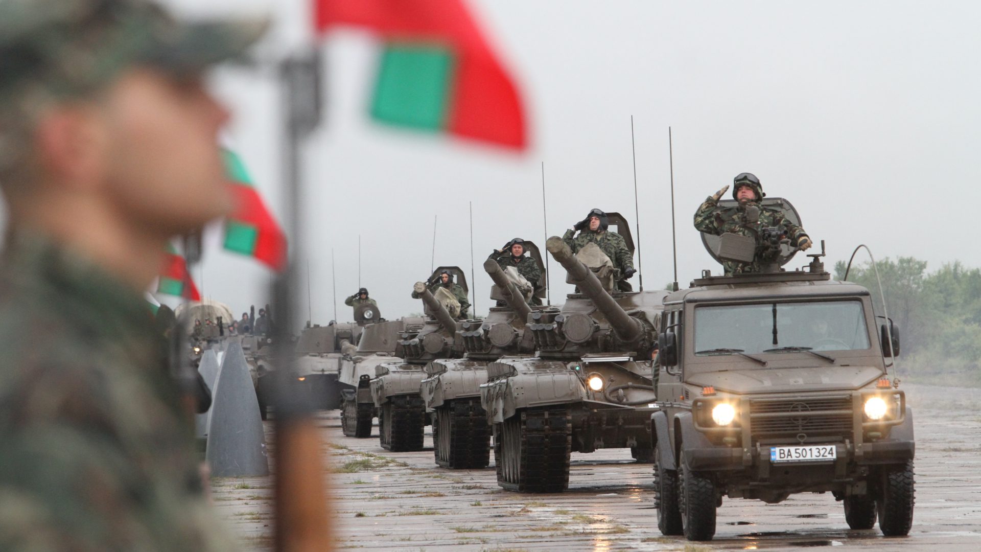 Българската армия - далавера в мирно и пушечно месо във военно време