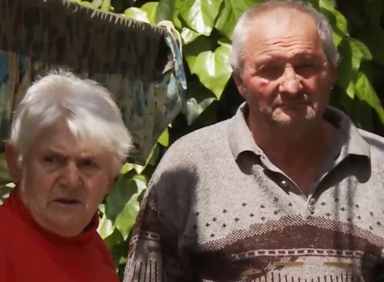 Грабители пребиха възрастно семейство